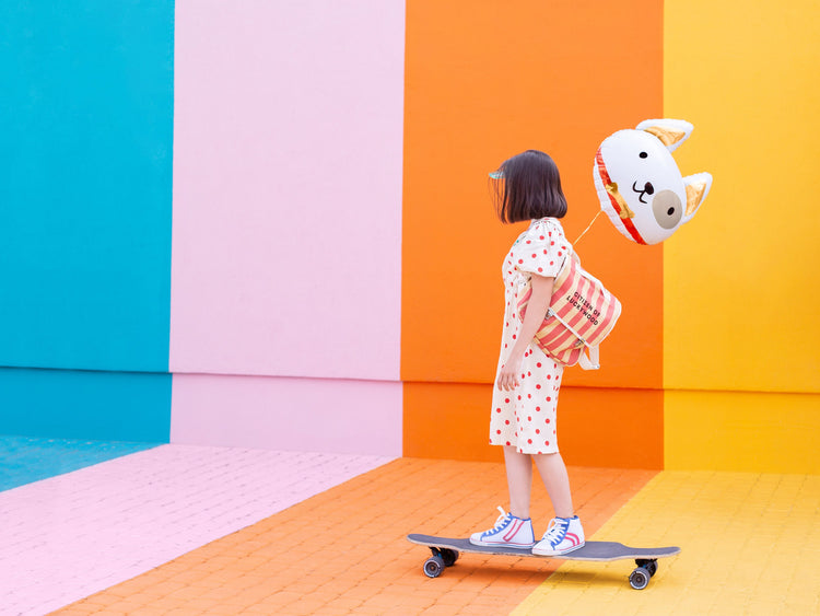 Puppy Balloon, Adorable Mylar Dog Balloon Can Be Inflated With or Without Helium, Great for a Puppy Pawty