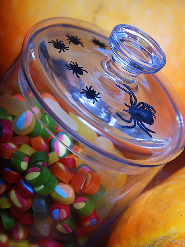Black Spider Party Confetti, Add the Perfect Touch of Fun to Your Halloween Party with These Die-Cut Spider Confetti, 15 Grams - Cohasset Party Supply